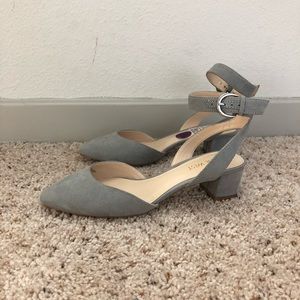 • SALE!! Nine West Grey Low Pointed-Toe Heel •